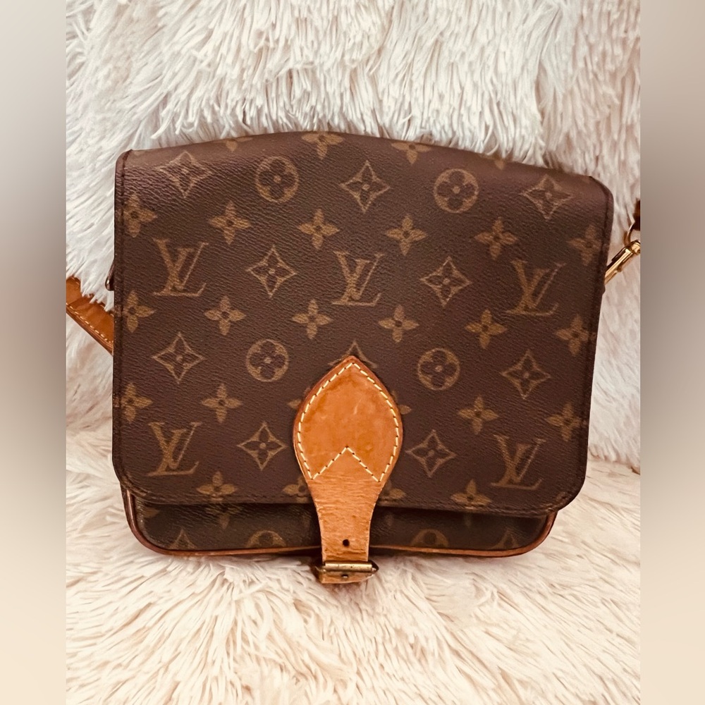⭐️ New Year Sale!!! ⭐️Authentic Louis Vuitton Cartouchiere MM Monogram Bag w/COA